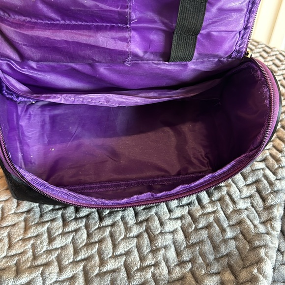 Younique Make up bag - Picture 6 of 7